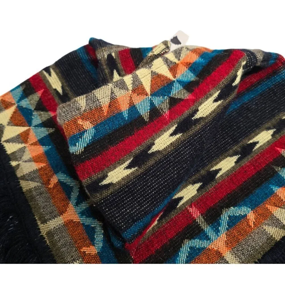 Hooded Fringe Poncho With Vibrant Geometric Patterns & Button Closure galopgos